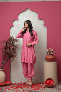 Gulabi Grace Kurta Set