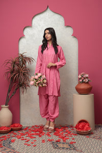 Gulabi Grace Kurta Set