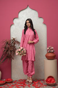 Gulabi Grace Kurta Set